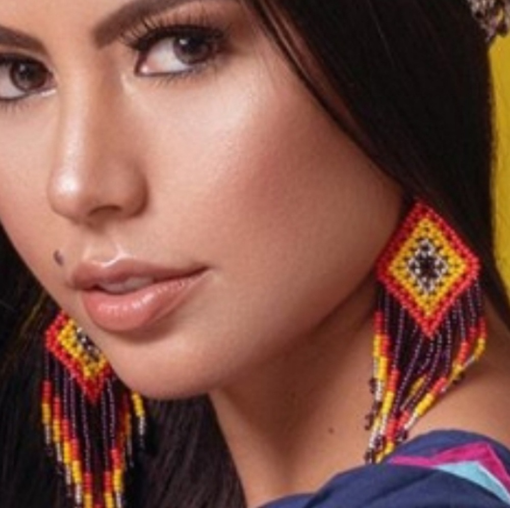 Meet your Posher, Yipsa